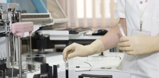 Czy przyjazd pracownika zdalnego do firmy może być podróżą służbowa?