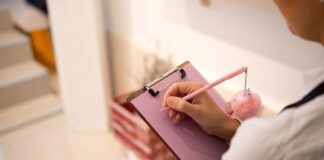 Co widzi sprzedawca przy płatności kartą?