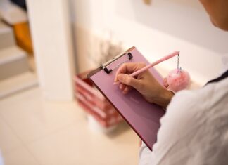 Co widzi sprzedawca przy płatności kartą?